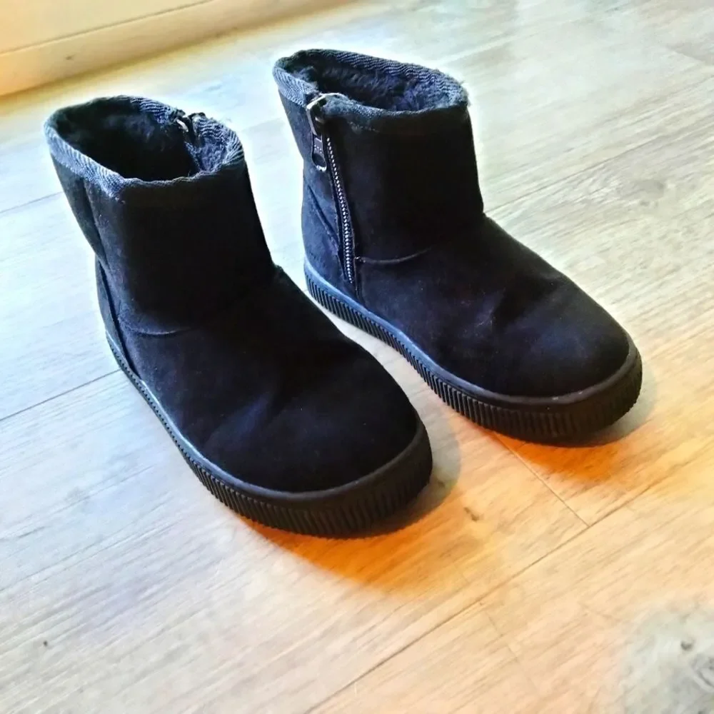 Cat & Jack Black Suede Ankle Boots Toddler Size 8